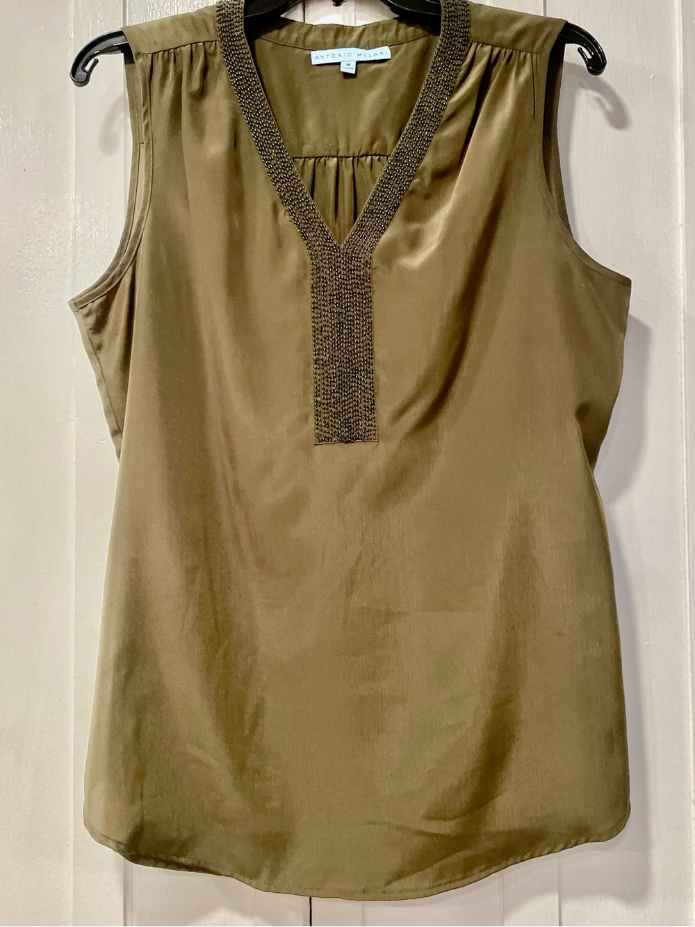 Antonio Melani Olive Beaded V-Neck Sleeveless Blouse Top Elegant Size Medium